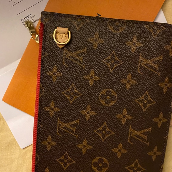 Louis Vuitton Wristlet mm medium - Picture 4 of 8